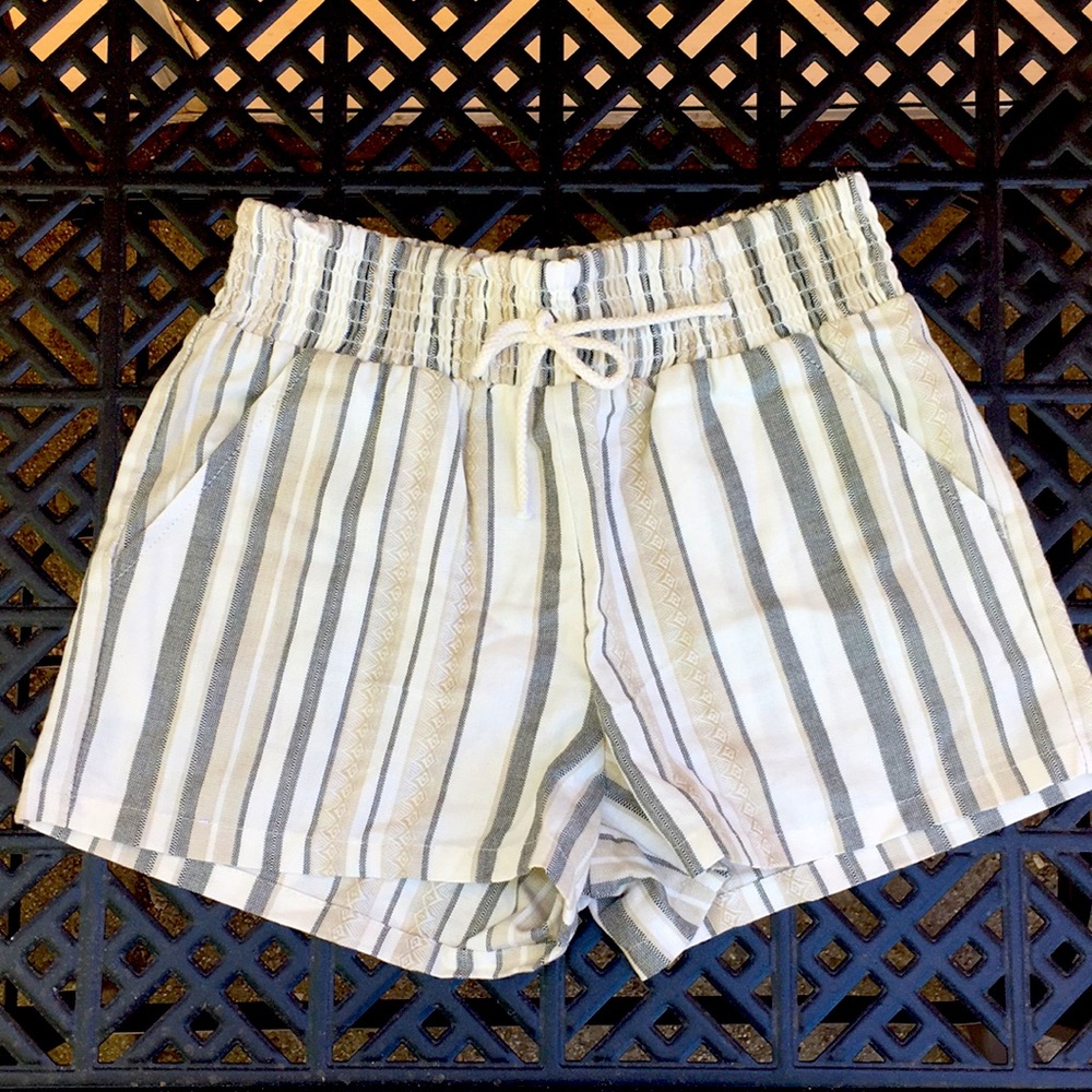 Tilly’s White and Gray Stripe Combo Shorts